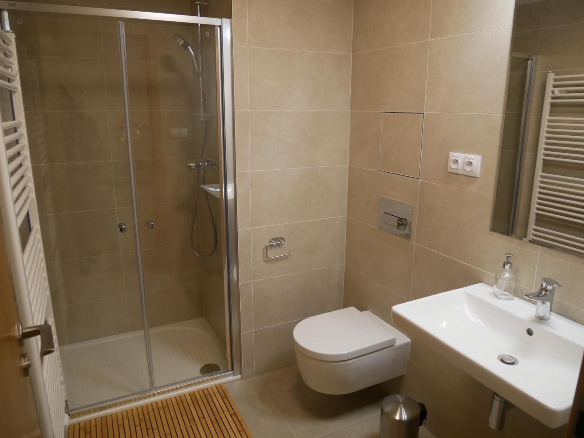 Charming With A Balcony In A Great Location דירה