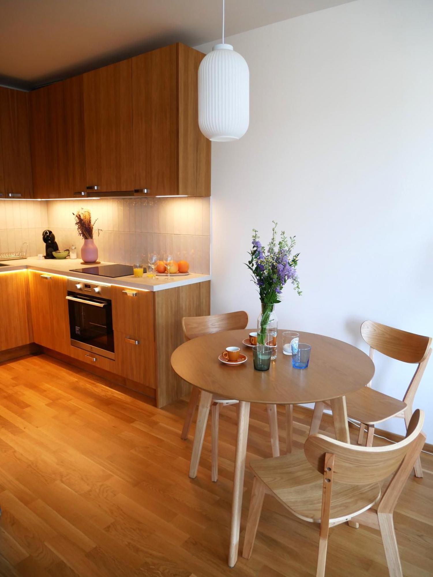 Charming With A Balcony In A Great Location דירה *